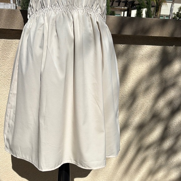 Elegant Cream Sleeveless Dress - Picture 5 of 6